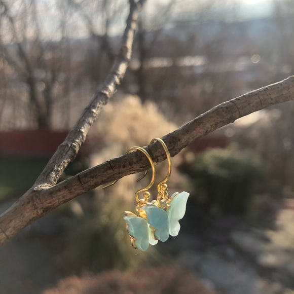 Handcrafted gold plated butterfly earrings - Picture 8 of 8